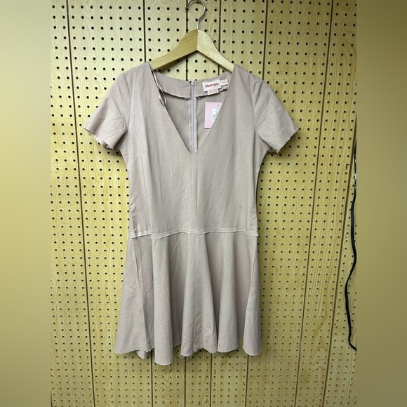 Showpo blush Mini Dress - Picture 1 of 8